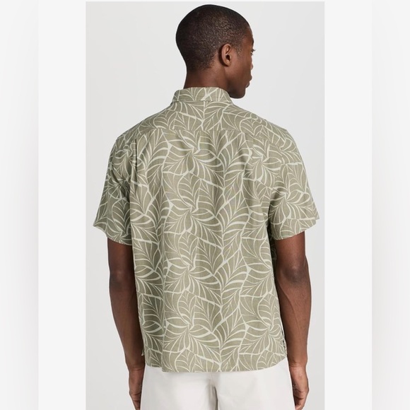 Vince. Men’s Dried Cactus Green Knotted Leaves Short Sleeve Button Up Shirt - Picture 3 of 14